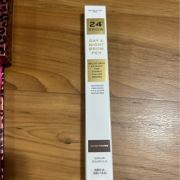 Revolution New Neutral Palette Bundle - Picture 3 of 3